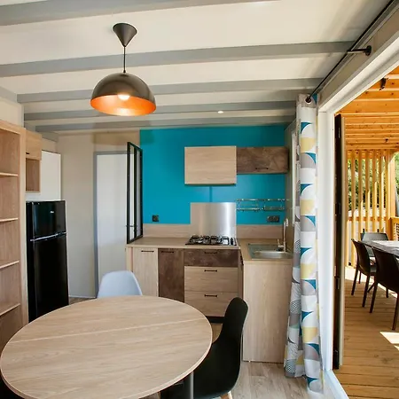 营地 La Croix Du Sud 4*